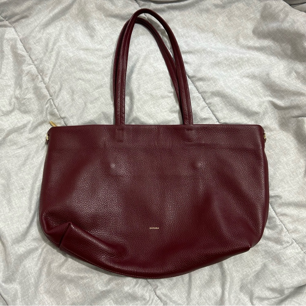 Cuyana Small Easy Zipper Leather Tote in Cherry Red